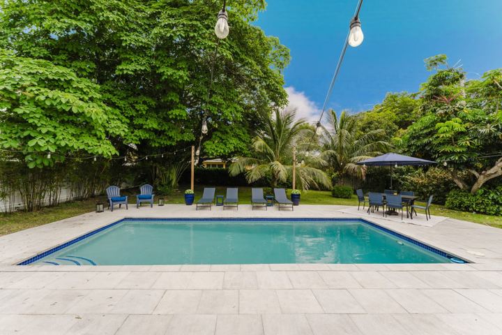 1329 Lake Erie Drive, Lake Worth Beach - Full remodel & decoration
